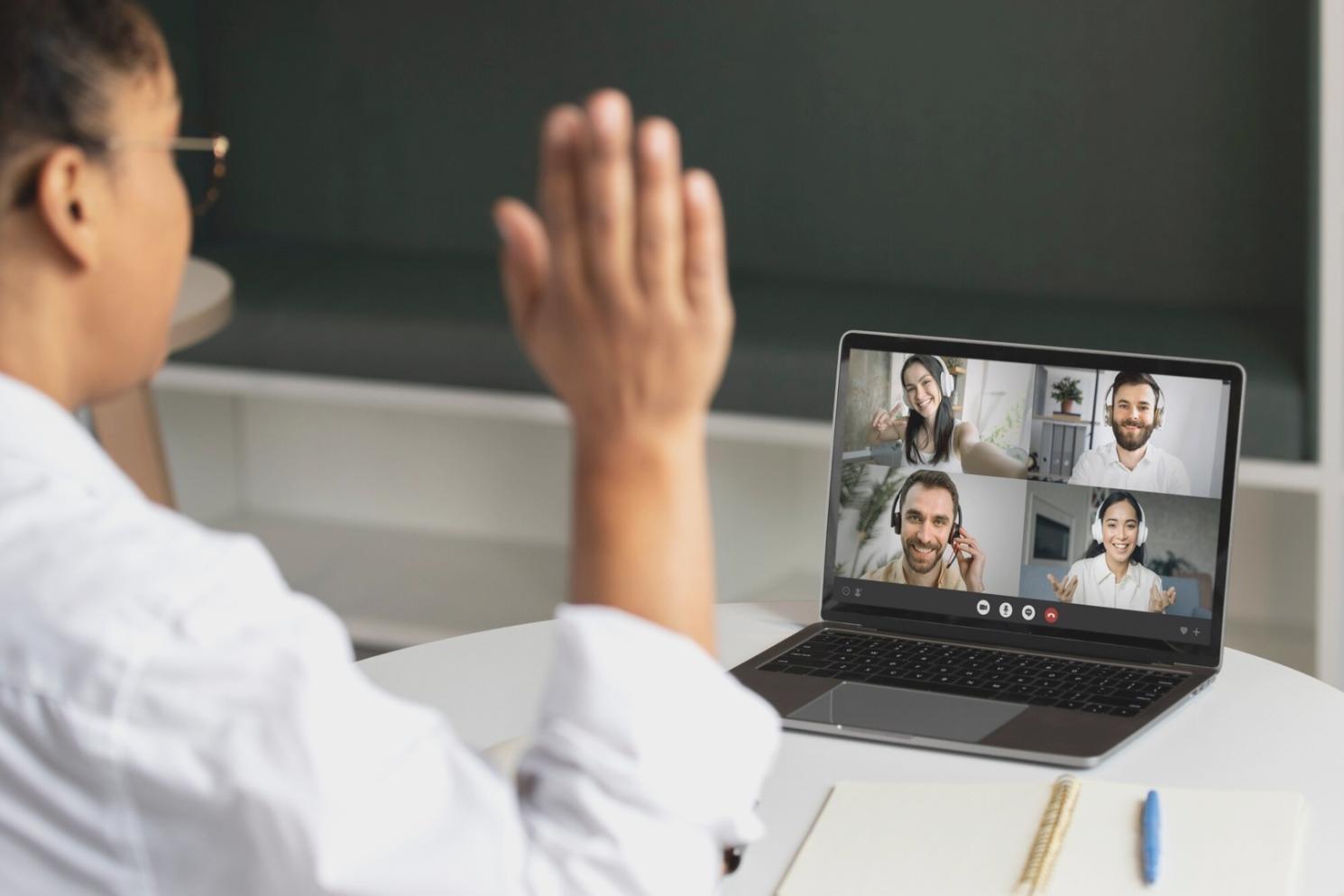 Professionelle Gel-Maniküre Behandlung in unserem Ausbildungsstudio