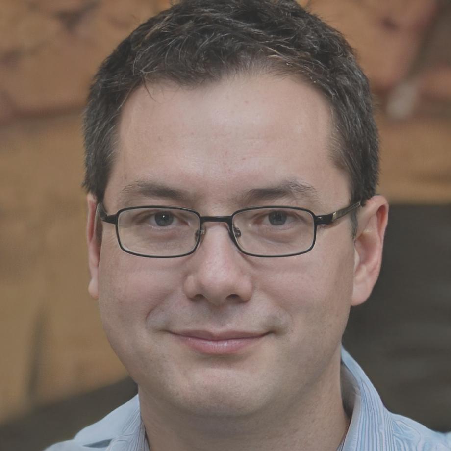 Viktor Hoffmann, Geschäftsführer und Bildungskoordinator